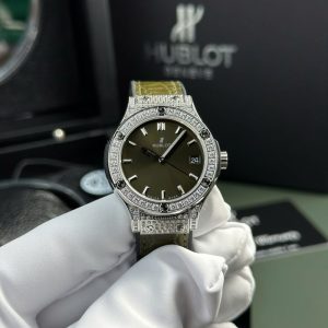 Hublot Classic Fusion Titanium Pav¨¦ Green Dial Leather Strap Ladies Replica 33mm