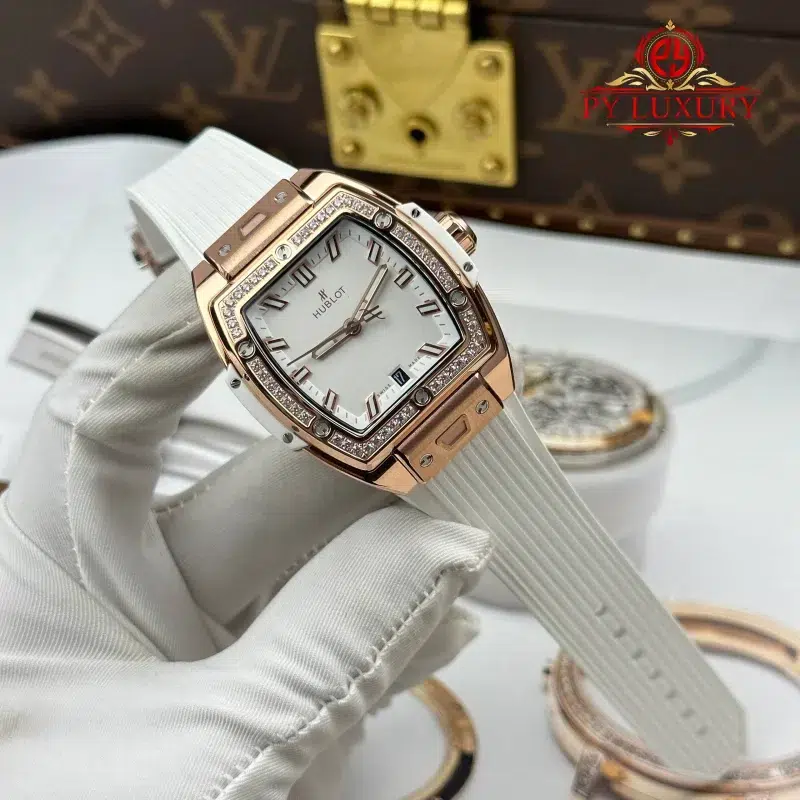 Hublot-Spirit-of-Big-Bang-King-Gold-White-Diamond-Rubber-Strap-Replica-4-800x800 Hublot Spirit of Big Bang King Gold White Diamonds Rubber Strap Replica 39mm - Image 4