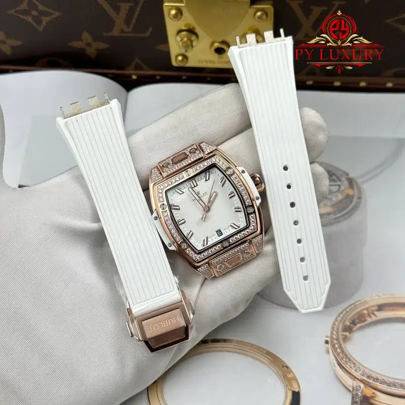 Hublot-Spirit-of-Big-Bang-King-Gold-White-Pave-Rubber-Strap-Replica-11-800x800 Hublot Spirit of Big Bang King Gold White Pav¨¦ Rubber Strap Replica 39mm - Image 2