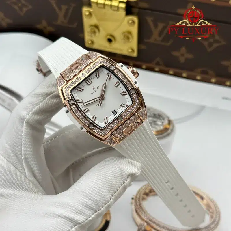 Hublot-Spirit-of-Big-Bang-King-Gold-White-Pave-Rubber-Strap-Replica-2-800x800 Hublot Spirit of Big Bang King Gold White Pav¨¦ Rubber Strap Replica 39mm - Image 3