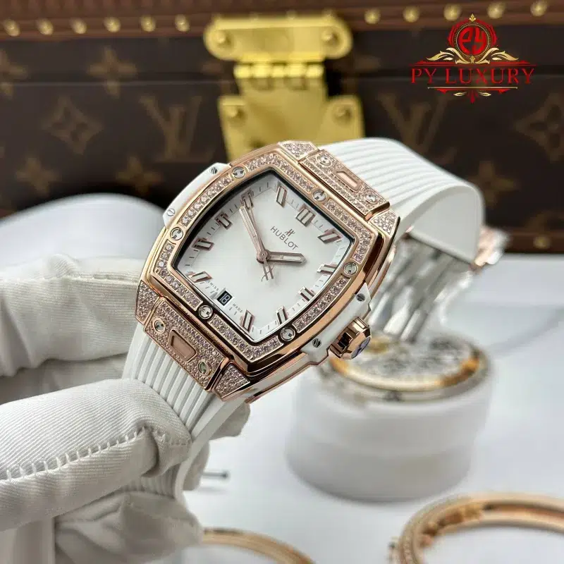 Hublot-Spirit-of-Big-Bang-King-Gold-White-Pave-Rubber-Strap-Replica-3-800x800 Hublot Spirit of Big Bang King Gold White Pav¨¦ Rubber Strap Replica 39mm - Image 4
