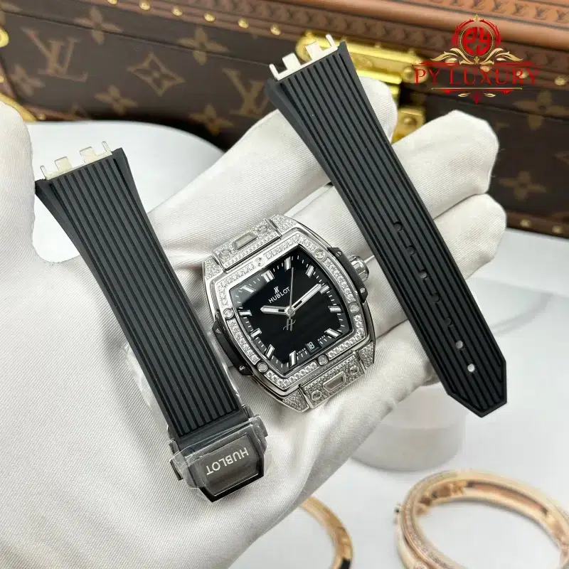 Hublot-Spirit-of-Big-Bang-Titanium-Diamond-Pave-Black-Dial-Rubber-Strap-2-800x800 Hublot Spirit of Big Bang Titanium Diamond Pav¨¦ Black Dial Rubber Strap Replica 39mm - Image 2