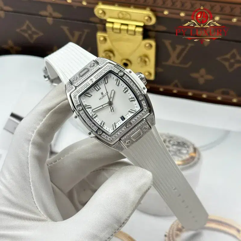 Hublot-Spirit-of-Big-Bang-Titanium-White-Pave-Replica-4-800x800 Hublot Spirit of Big Bang Titanium White Pav¨¦ Rubber Strap Replica 39mm - Image 4