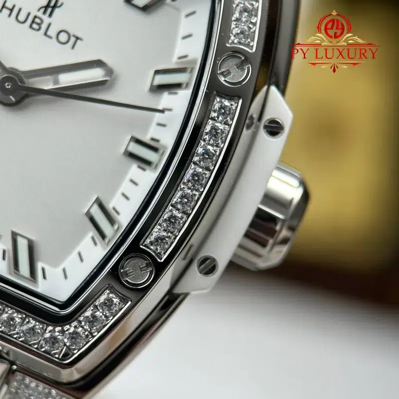 Hublot-Spirit-of-Big-Bang-Titanium-White-Pave-Replica-7-800x800 Hublot Spirit of Big Bang Titanium White Pav¨¦ Rubber Strap Replica 39mm - Image 7