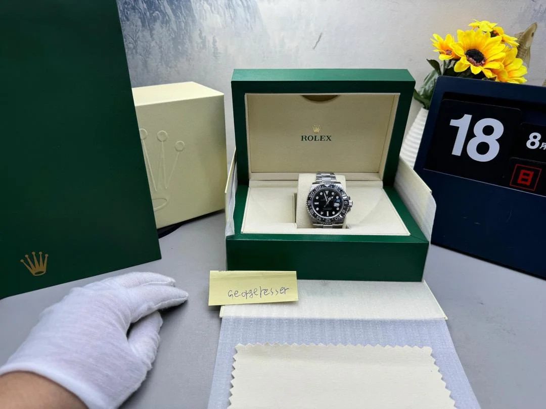 IMG-20250605-WA0305 Rolex GMT-Master II Black Grey Bezel Oyster Bracelet ¡°Bruce Wayne¡± 126710GRNR Super Clone - Image 4