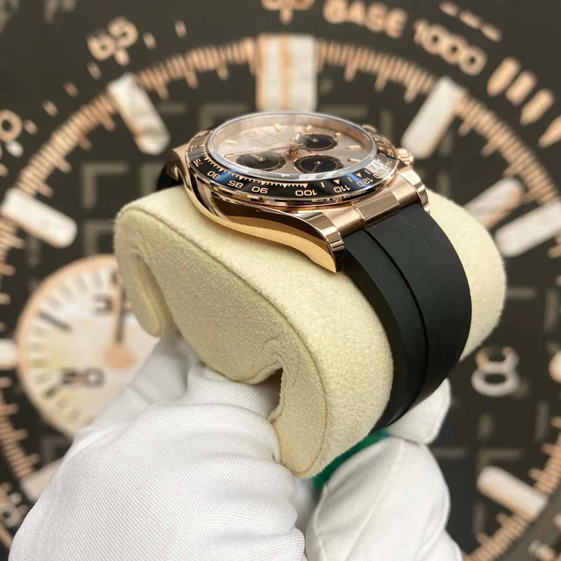 IMG_1413_36cea629-a7a5-475c-b2af-edc636877dc4 Daytona 126515 40mm Rose Gold/Rubber with Rose Gold Dial - Image 5
