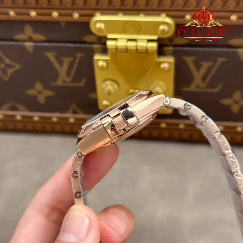 Omega-Constellation-123.50.38.21.02.001-Red-Gold-Silver-Dial-Best-Replica-8-800x800 Omega Constellation 123.50.38.21.02.001 Red Gold Silver Dial Best Replica 38mm - Image 8