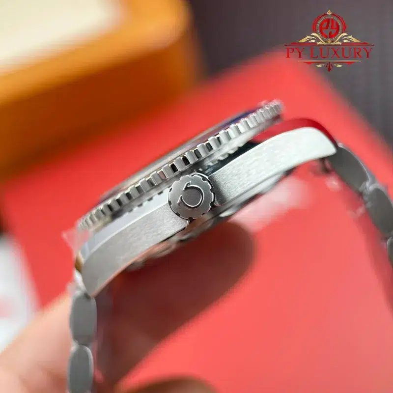 Omega-Planet-Ocean-600m-215.30.40.20.03.001-Steel-Blue-Dial-Best-Replica-VSF-10-800x800 Omega Seamaster Planet Ocean 600m 215.30.40.20.03.001 Steel Blue Dial 1:1 Best Replica VSF 39.5mm - Image 10