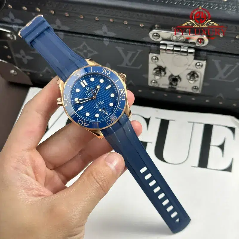 Omega-Seamaster-Diver-300M-Blue-Dial-Sedna-Gold-Rubber-Strap-2-800x800 Omega Seamaster Diver 300M Blue Dial Sedna Gold Rubber Strap 1:1 Best Replica VSF 42mm - Image 2