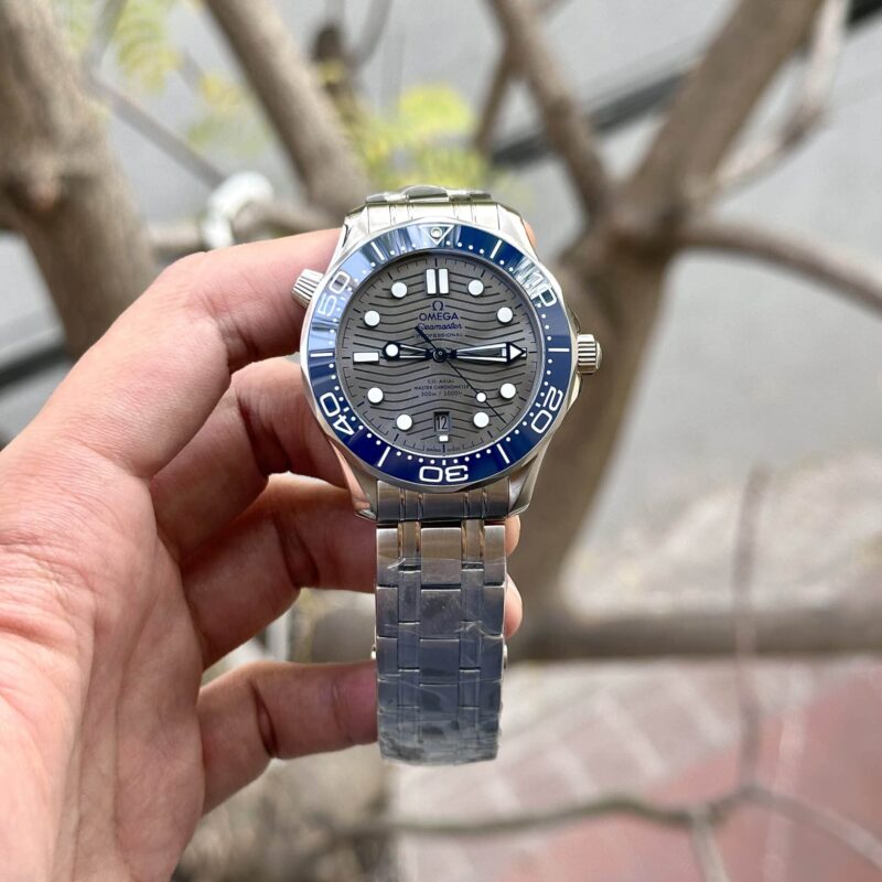 Omega-Seamaster-Diver-300M-Mat-Xam-Vien-Ceramic-Xanh-2-800x800 Omega Seamaster Diver 300M Grey Dial Blue Ceramic Bezel Best Replica VSF 42mm - Image 2
