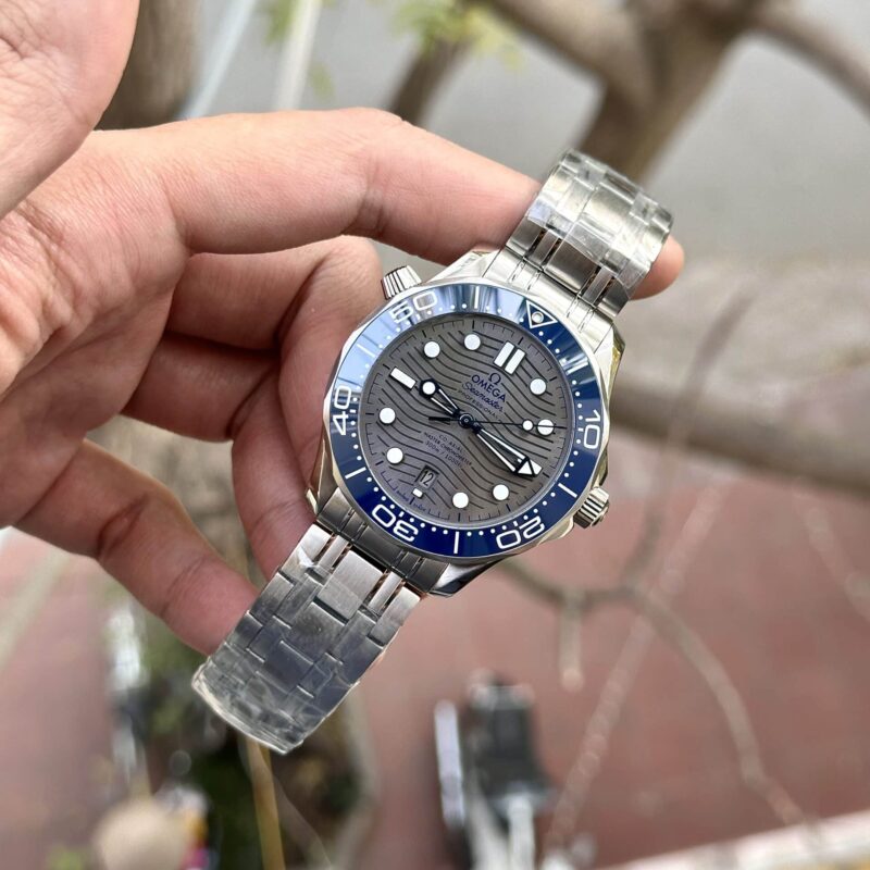 Omega-Seamaster-Diver-300M-Mat-Xam-Vien-Ceramic-Xanh-4-800x800 Omega Seamaster Diver 300M Grey Dial Blue Ceramic Bezel Best Replica VSF 42mm - Image 4