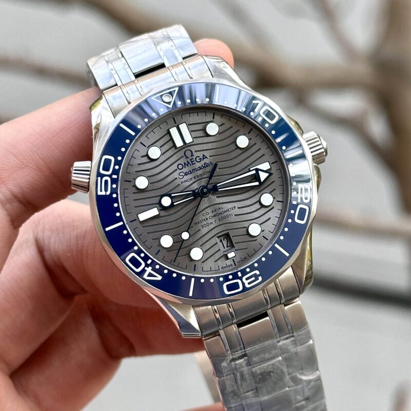 Omega-Seamaster-Diver-300M-Mat-Xam-Vien-Ceramic-Xanh-5-800x800 Omega Seamaster Diver 300M Grey Dial Blue Ceramic Bezel Best Replica VSF 42mm - Image 5