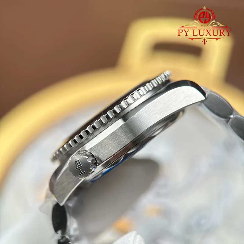 Omega-Seamaster-Planet-Ocean-600M-215.30.40.20.01.001-39.5-Steel-Black-Dial-10-800x800 Omega Seamaster Planet Ocean 600M 215.30.40.20.01.001 Steel 1:1 Best Clone VSF 39.5mm - Image 10