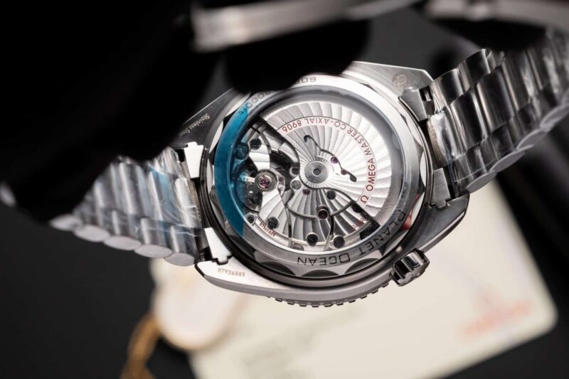 Omega-Seamaster-Planet-Ocean-600M-GMT-Black-Dial-7-800x533 Omega Seamaster Planet Ocean 600M GMT Black Dial Super Clone 43.5mm - Image 7