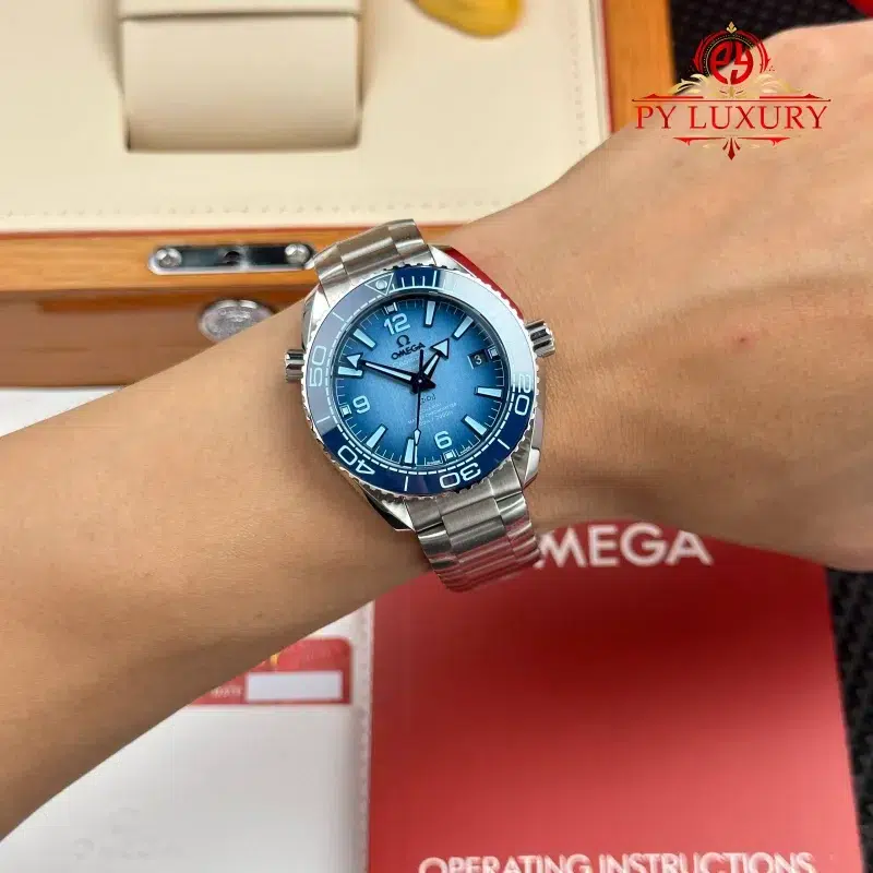Omega-Seamaster-Planet-Ocean-600M-Summer-Blue-Dial-Best-Replica-VSF-4-800x800 Omega Seamaster Planet Ocean 600M Summer Blue Dial 1:1 Best Replica VSF 39.5mm - Image 4