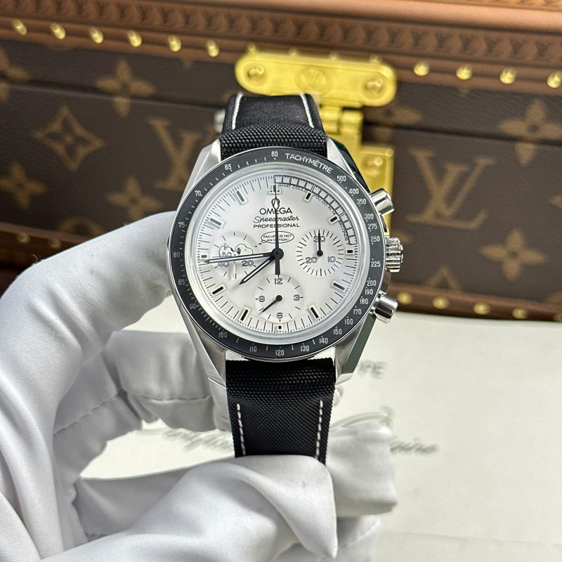 Omega-Speedmaster-Apollo-13-Silver-Snoopy-Award-White-Dial-Textile-Strap-1-800x800 Omega Speedmaster Apollo 13 Silver Snoopy Award White Dial Textile Strap Replica 42mm