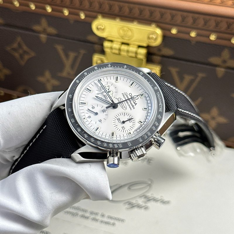 Omega-Speedmaster-Apollo-13-Silver-Snoopy-Award-White-Dial-Textile-Strap-3-800x800 Omega Speedmaster Apollo 13 Silver Snoopy Award White Dial Textile Strap Replica 42mm - Image 3