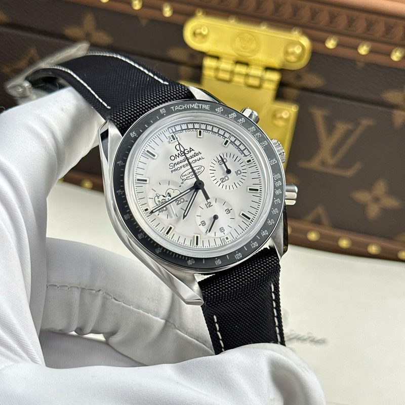 Omega-Speedmaster-Apollo-13-Silver-Snoopy-Award-White-Dial-Textile-Strap-4-800x800 Omega Speedmaster Apollo 13 Silver Snoopy Award White Dial Textile Strap Replica 42mm - Image 4
