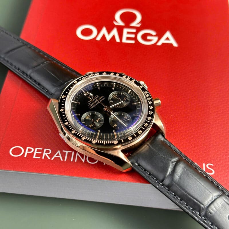 Omega-Speedmaster-Moonwatch-Professional-Chronograph-Rose-Gold-Black-Dial-Leather-2-scaled-800x800 Omega Speedmaster Moonwatch Professional Chronograph Rose Gold Black Dial Swiss Replica 42mm - Image 4