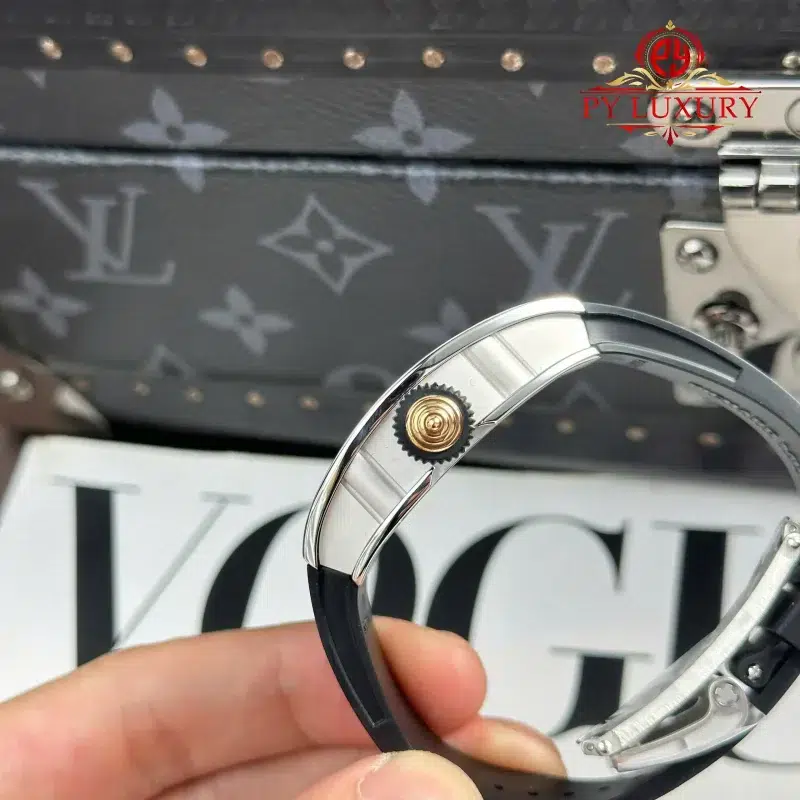 Richard-Mille-RM07-01-Diamond-Black-Onyx-Dial-Black-Rubber-Strap-5-800x800 Richard Mille RM07-01 Lady Diamonds Black Onyx Dial Black Rubber Strap 1:1 Super Clone ZF 45.32 x 32.3mm - Image 7