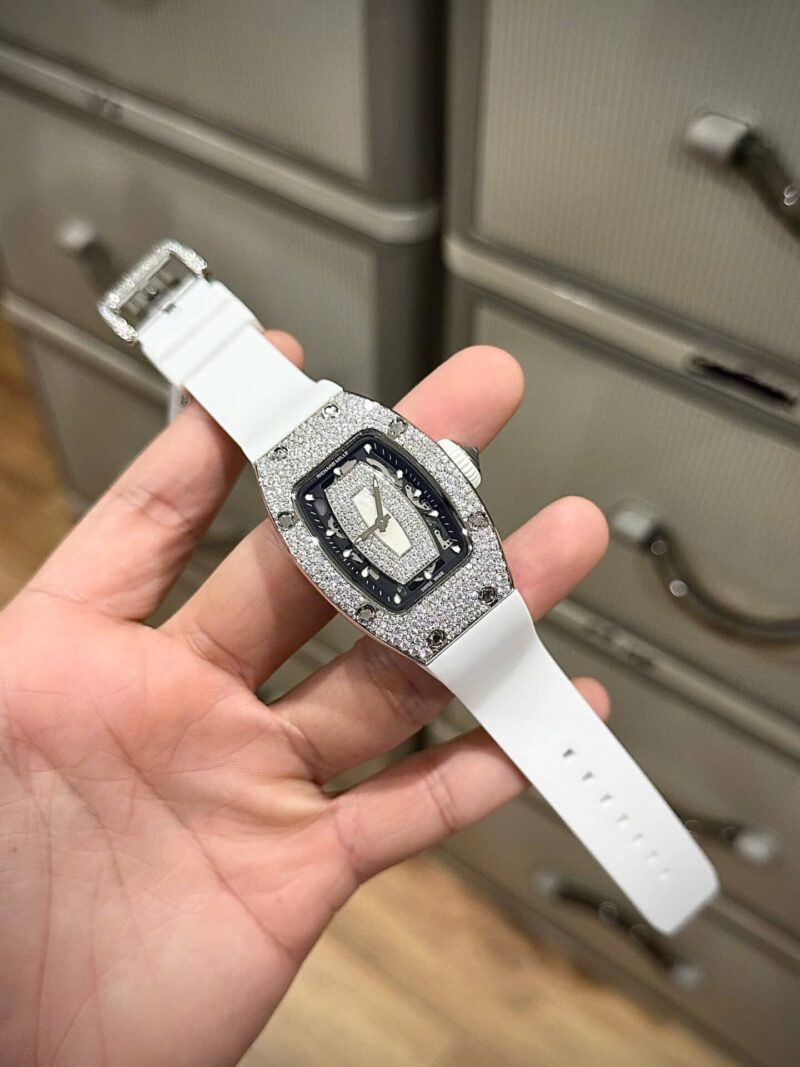 Rm07-01-White-MOP-Lip-Snow-Dial-Custom-Moissanite-3-800x1067 Richard Mille RM07-01 Lady White MOP Lip Snow Diamonds Custom Moissanite Replica 45.32¡Á32.3mm - Image 3