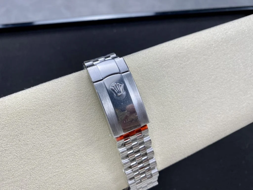 Rolex-DateJust-41mm-126334-0032-Clean-Factory-11-904L-Steel-SS-Blue-Fluted-Dial-on-SS-Jubilee-Bracelet-SA3235-7-1024x768-1 DateJust 41 126334 Clean Plus 1:1 Best Edition 904L Steel Blue Stick Dial on Jubilee Bracelet DD3235 Super Clone - Image 7