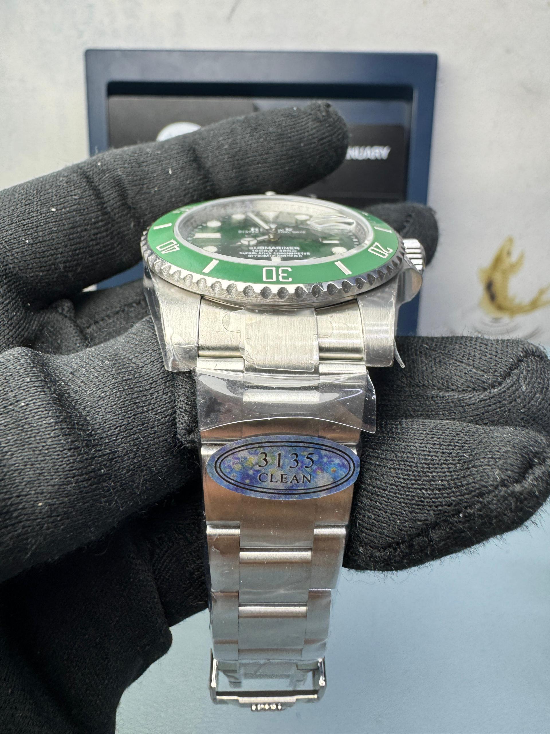 WhatsApp-Image-2025-01-08-at-7.09.49-PM Rolex Submariner Green Dial Hulk Super Clone 116610LV - Image 6