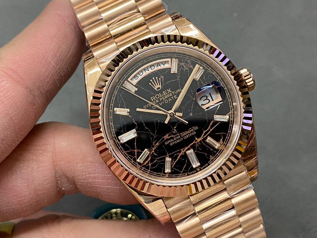 WhatsApp-Image-2025-07-21-at-16.51.29 Rolex Day-Date 40 Rose Gold Eisenkiesel Diamond Dial 228235