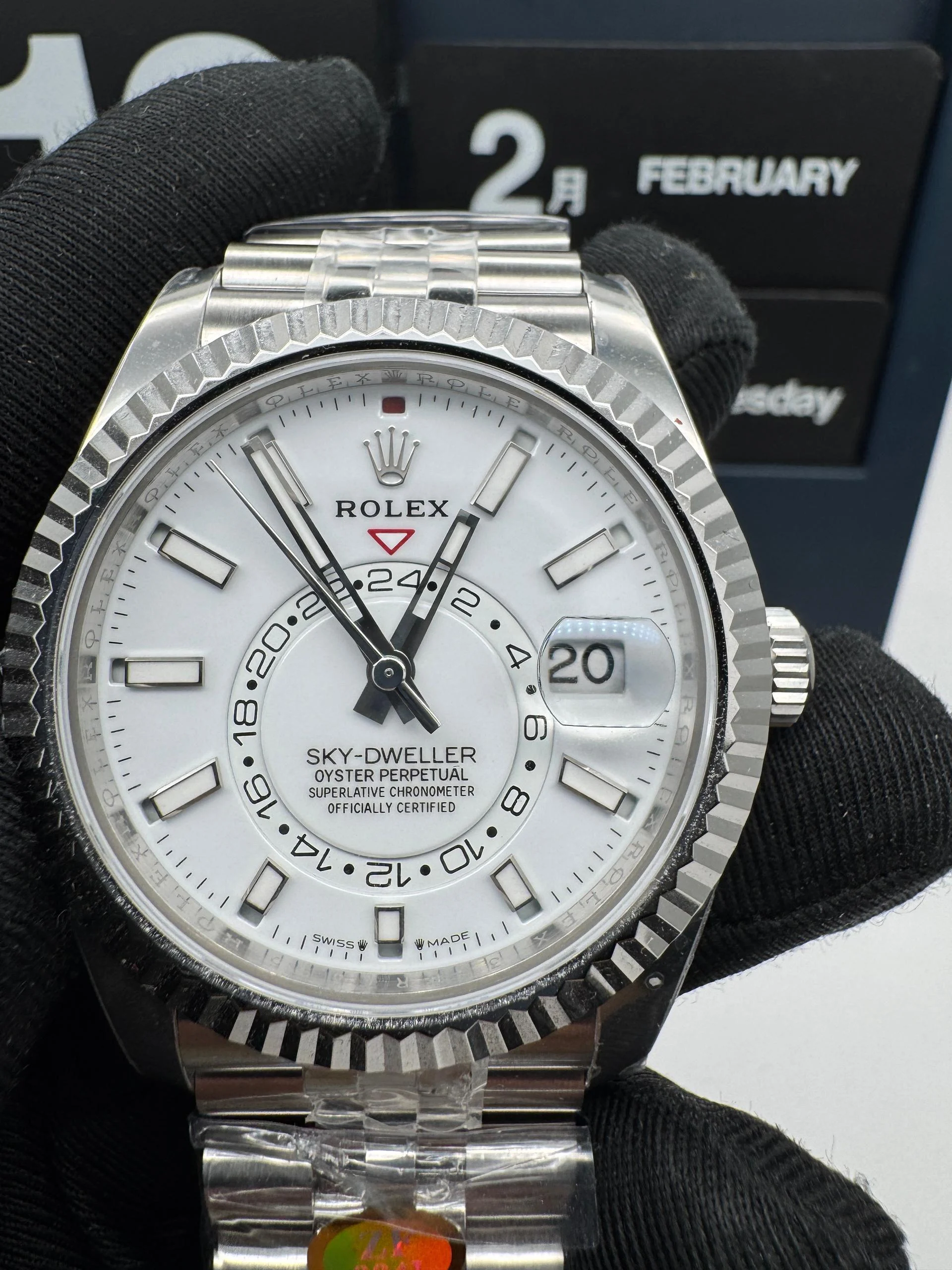 WhatsApp-Image-2025-07-22-at-23.31.34_b0e601ea Sky-Dweller White Dial Jubilee Bracelet 326934