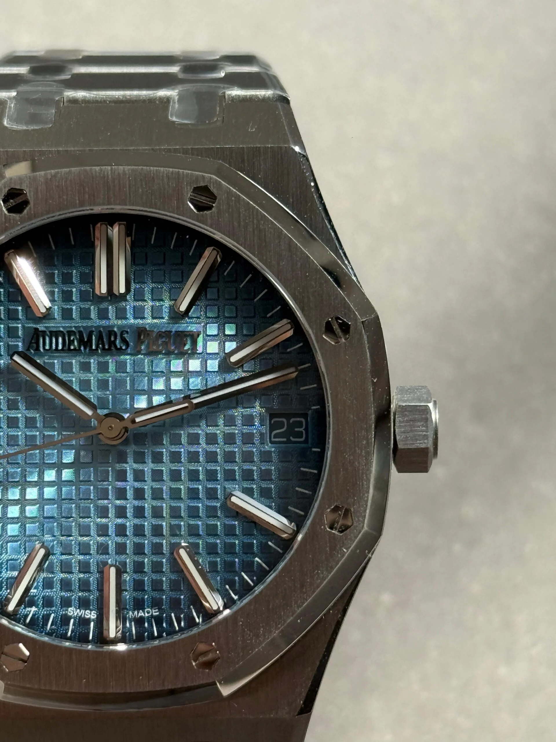 WhatsApp-Image-2025-09-14-at-22.38.19-2-scaled-1 Royal Oak 41mm 15510 BC SS ZF 1:1 Best Edition Ice Blue Textured Dial on SS Bracelet SA4302 V3 - Image 4