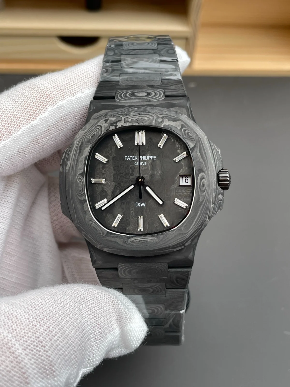 WhatsApp-Image-2025-10-20-at-21.13.57_c9c62499 Nautilus 5711 DIW Carbon DIWF 1:1 Best Edition Carbon Blue Dial On Carbon Bracelet 324CS