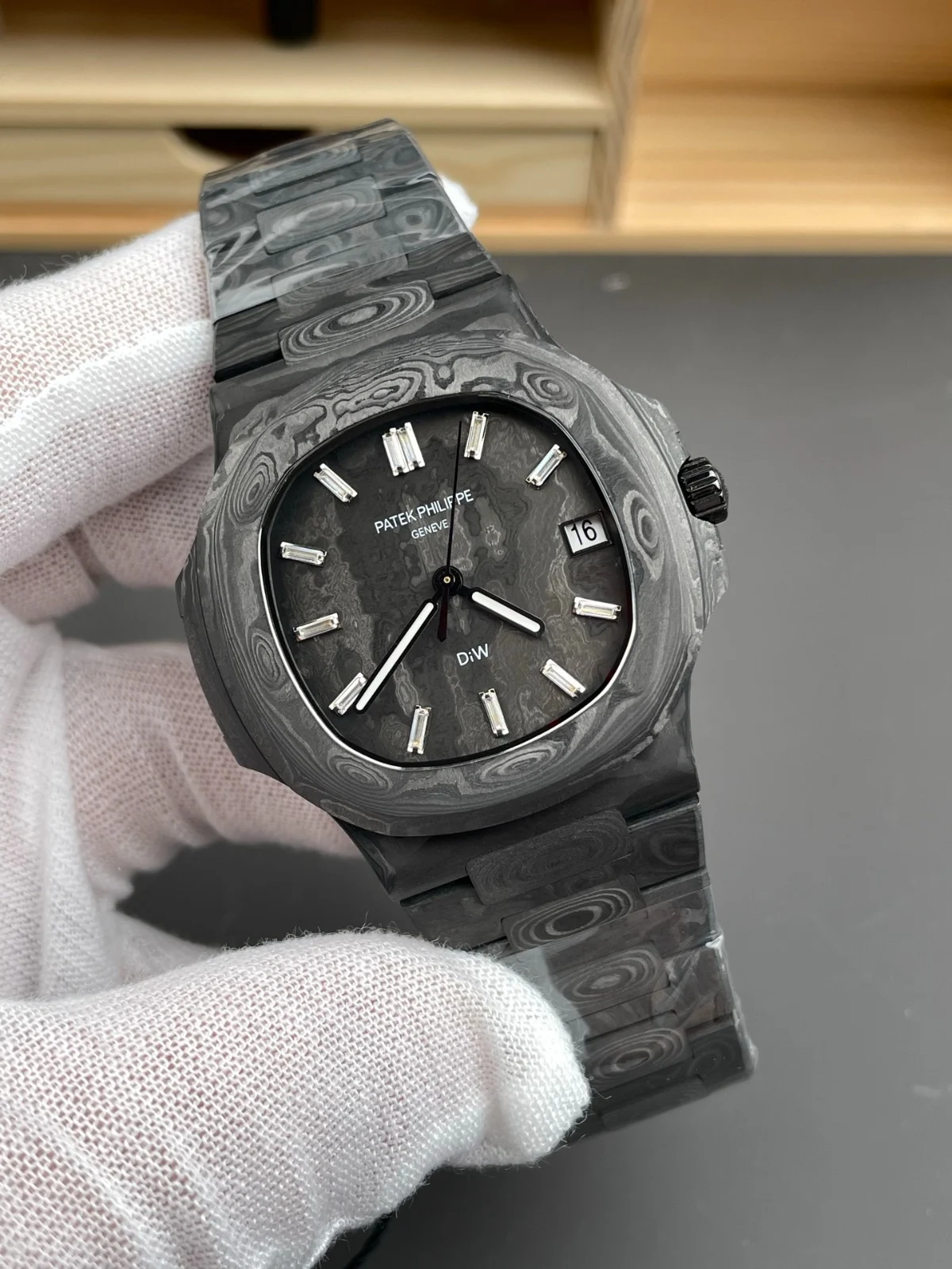 WhatsApp-Image-2025-10-20-at-21.13.58_1b33b08a Nautilus 5711 DIW Carbon DIWF 1:1 Best Edition Carbon Blue Dial On Carbon Bracelet 324CS - Image 3