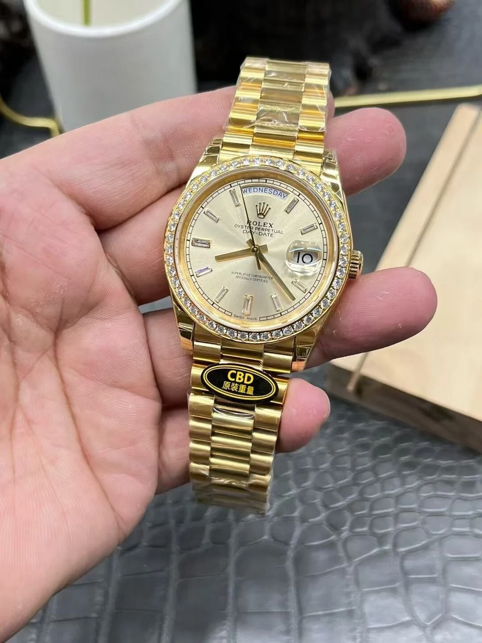 WhatsApp-Image-2026-01-11-at-11.53.50-PM Rolex Oyster Perpetual Day-Date Watch in Yellow Gold with a Champagne President Bracelet 210g Super Clone - Image 3