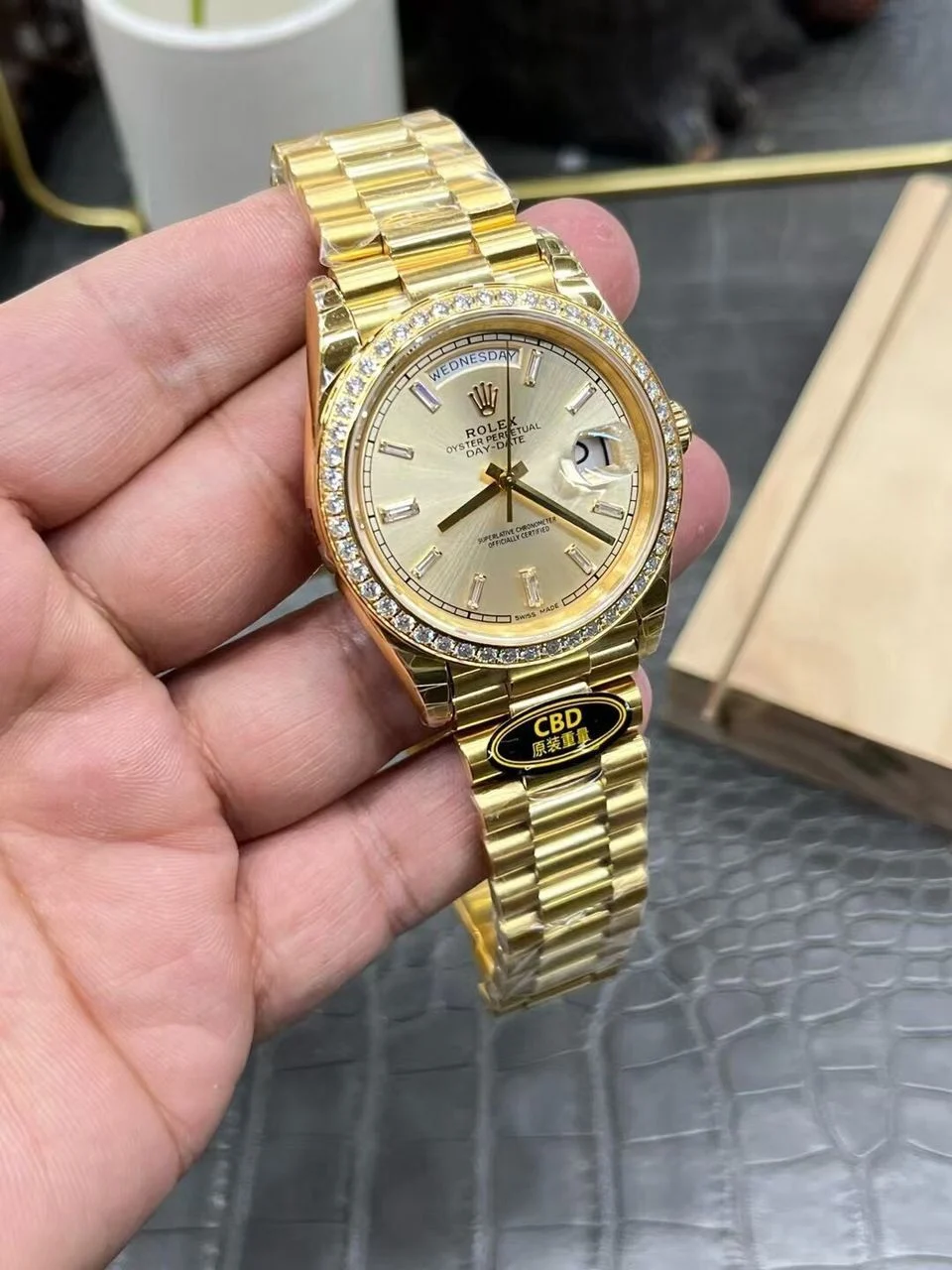 WhatsApp-Image-2026-01-11-at-11.53.51-PM Rolex Oyster Perpetual Day-Date Watch in Yellow Gold with a Champagne President Bracelet 210g Super Clone - Image 5