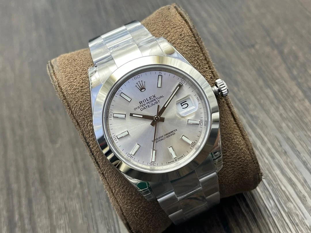 WhatsApp-Image-2026-01-16-at-21.43.16 Rolex Oyster Perpetual Datejust 41 mm watch with a silver index dial, smooth stainless steel bezel, and Oyster bracelet - Image 9