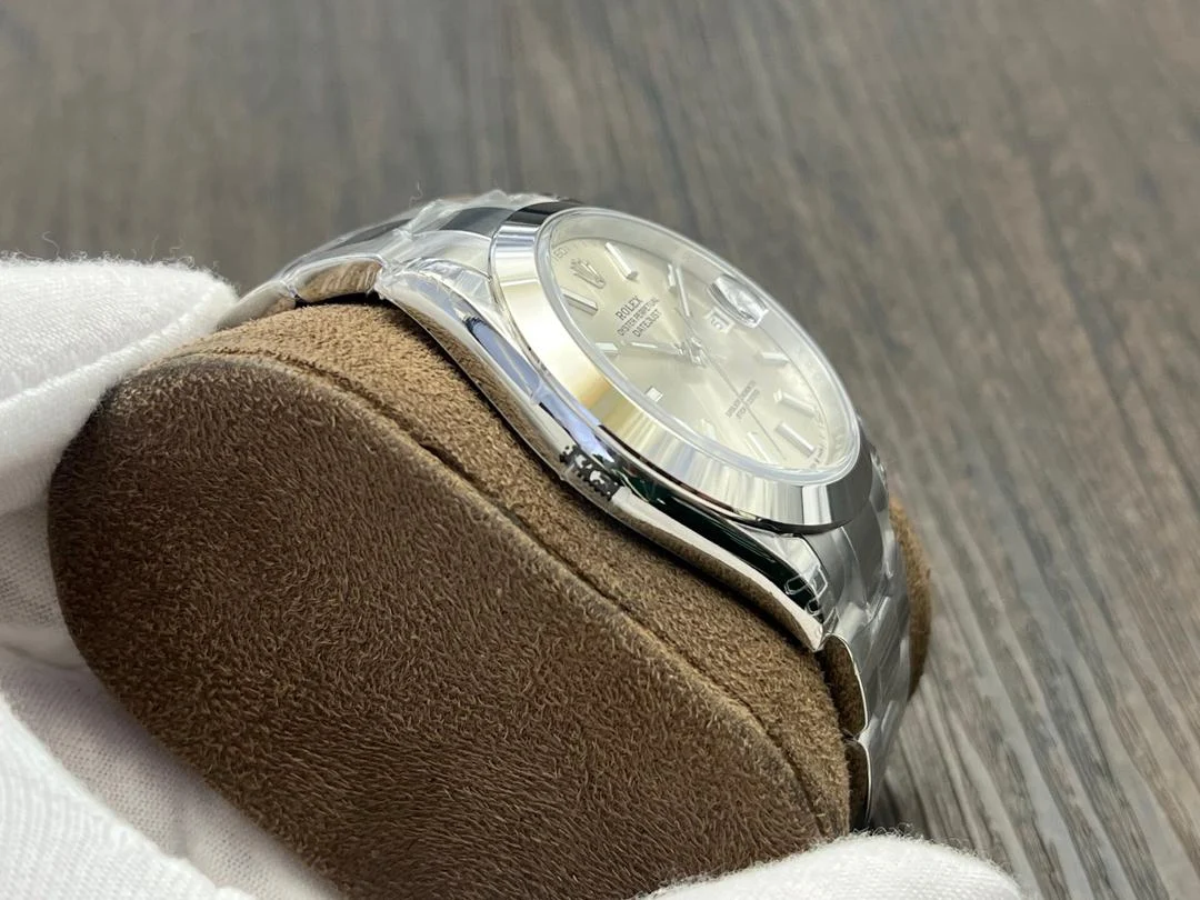 WhatsApp-Image-2026-01-16-at-21.43.19 Rolex Oyster Perpetual Datejust 41 mm watch with a silver index dial, smooth stainless steel bezel, and Oyster bracelet - Image 6