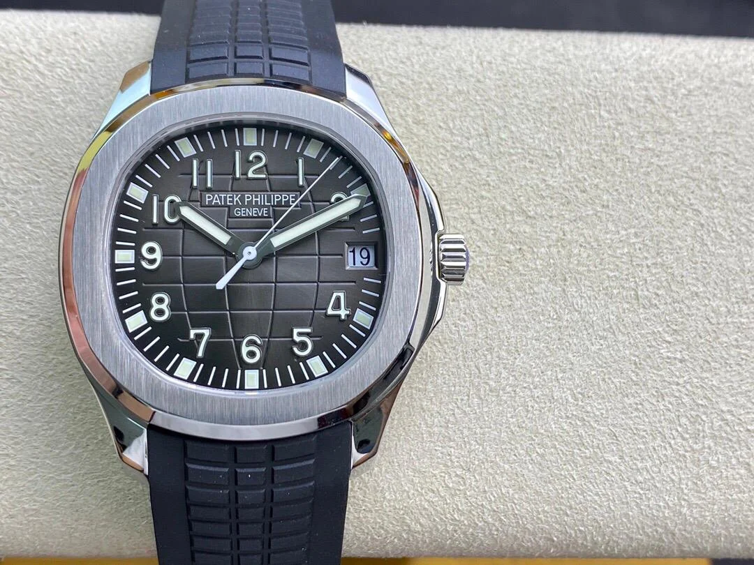 WhatsApp-Image-2026-01-18-at-11.13.19-PM Patek Philippe Aquanaut 5165A-001 stainless steel watch with black embossed dial and a black composite strap 38mm - Image 3