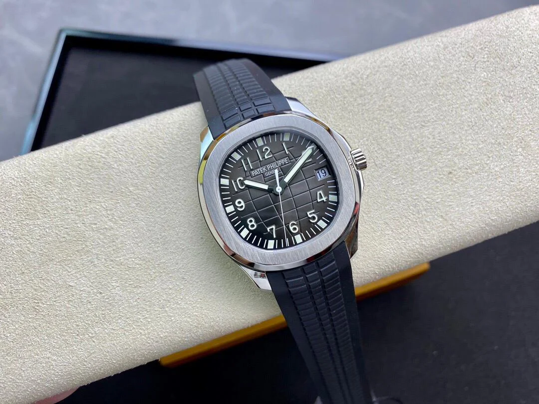 WhatsApp-Image-2026-01-18-at-11.13.19-PMkn Patek Philippe Aquanaut 5165A-001 stainless steel watch with black embossed dial and a black composite strap 38mm