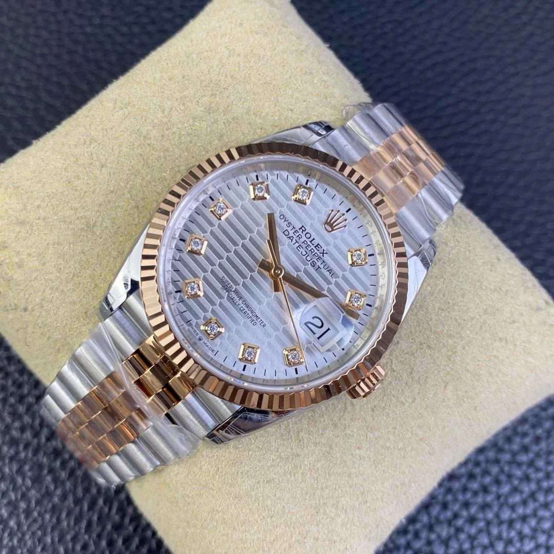 WhatsApp-Image-2026-01-24-at-21.01.20 Rolex Datejust 36 126231 Two Tone Rose Gold Silver Motif DIAMOND Dial ¨C Jubilee Bracelet ¨C 2023 - Image 9