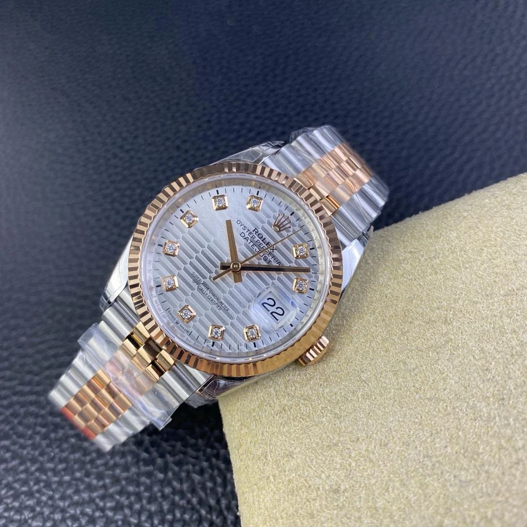 WhatsApp-Image-2026-01-24-at-21.01.24 Rolex Datejust 36 126231 Two Tone Rose Gold Silver Motif DIAMOND Dial ¨C Jubilee Bracelet ¨C 2023 - Image 7