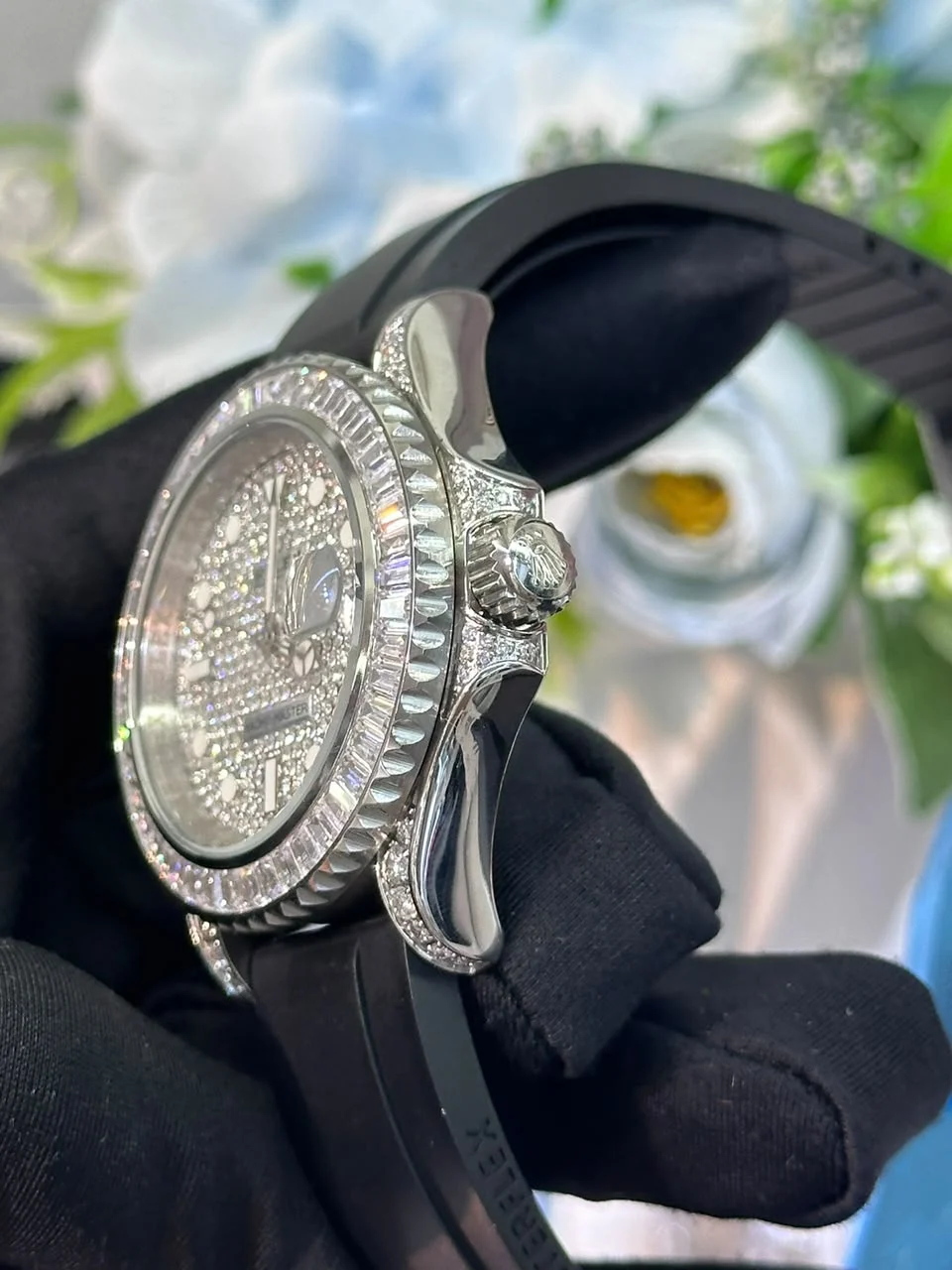 WhatsApp-Image-2026-06-28-at-4.45.37-AM-2 Rolex Yacht-Master 42 Oysterflex 226679TBR 18kt White Gold 42mm Baguette Diamond - Image 4