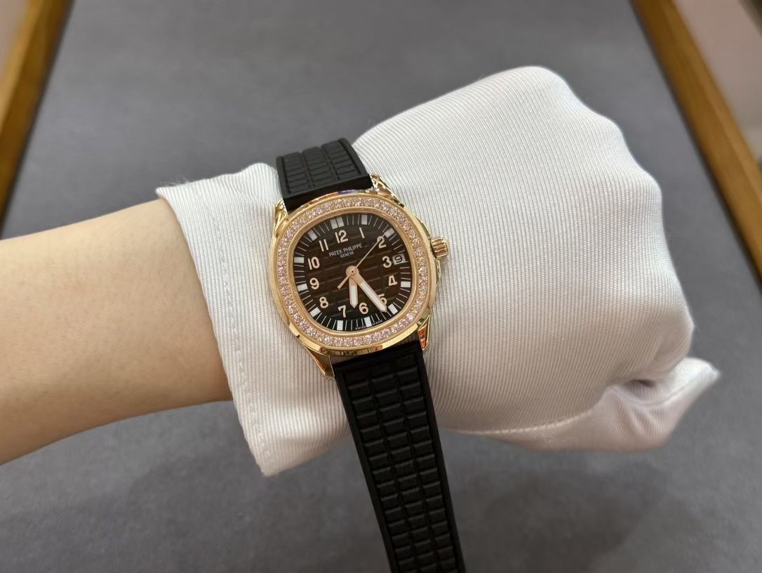 d4f0219f Aquanaut 5067A RG PPF 1:1 Best Edition Black Textured Dial on Black Rubber Strap Ronda Quartz - Image 4