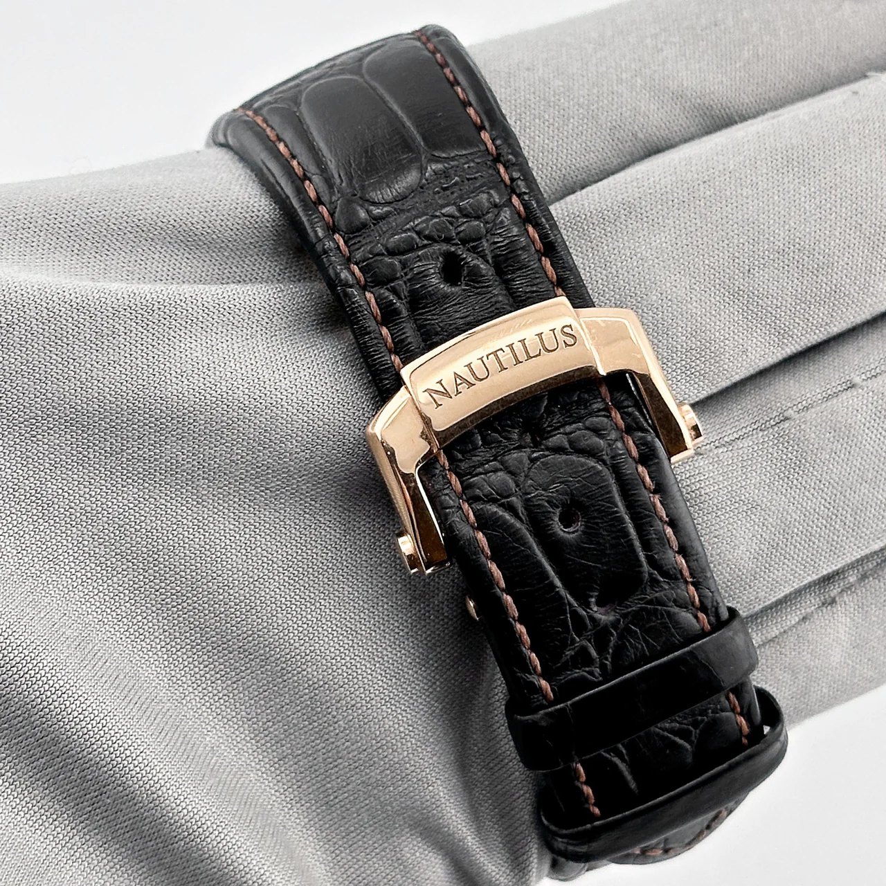 patek-philippe-nautilus-5711r-001-rose-gold-brown-dial-patek-philippe-43451470610676_1280x Nautilus 5711/1R RG 3KF 1:1 Best Edition Brown Textured Dial on Brown Leather Strap A324 Super Clone V2 - Image 8