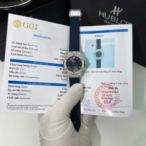 Hublot Classic Fusion Titanium Pav¨¦ Blue Dial Rubber Custom Moissanite 33mm