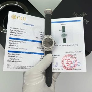 Hublot Classic Fusion Titanium Pav¨¦ Grey Dial Rubber Custom Moissanite Best Replica 33mm