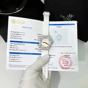 Hublot Classic Fusion Titanium Pav¨¦ White Dial Custom Moissanite Rubber Strap Best Replica 33mm