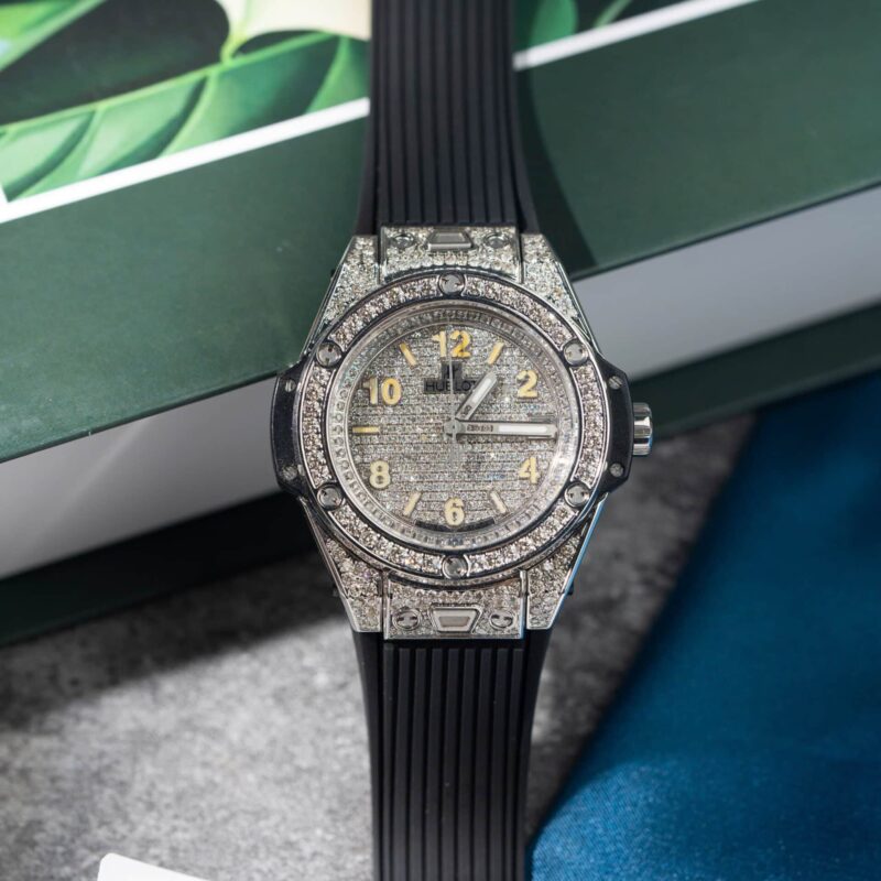 z5745417005611_773ab467280a6ee3d7ecbec8a5579995-800x800 Hublot Big Bang One Click Steel Full Pav¨¦ Custom Natural Diamonds Best Replica 39mm - Image 3